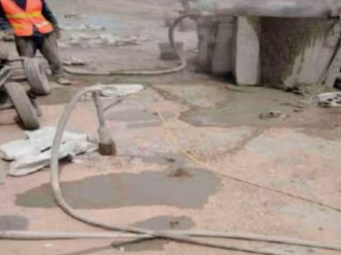 瑞安水泥混凝土路面板底注浆技术 路面脱空注浆整治方案