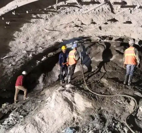 瑞安拱顶带模注浆料的施工流程及注意事项